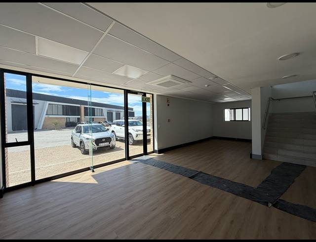 432M² WAREHOUSE TO LET IN STIKLAND INDUSTRIAL